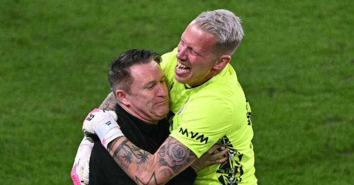 Ferencvaros keeper clamps Rangers boo boys over Robbie Keane digs and claims they only made things worse