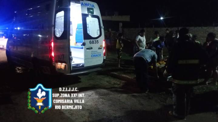 Incendio en Villa Río Bermejito: dos casas dañadas y un bombero asistido por asfixia