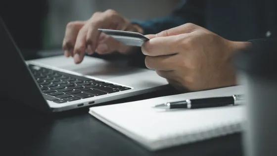 Endeudarse con tarjeta de crédito será más caro en diciembre