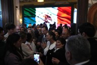 Presidenta Sheinbaum se reúne con comunidad mexicana en EEUU