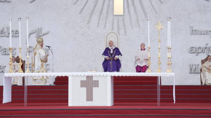 Pope Leo XIV calls Lebanon to stand up, be a home of justice and fraternity