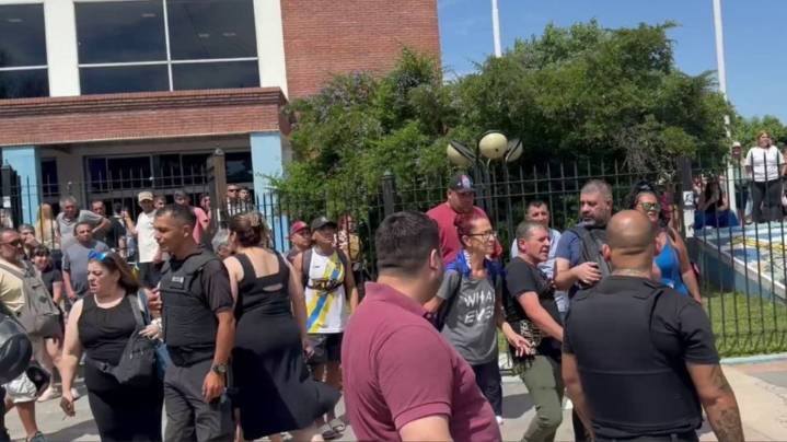 En José C. Paz, la jura de concejales terminó con militantes libertarios atacados a golpes