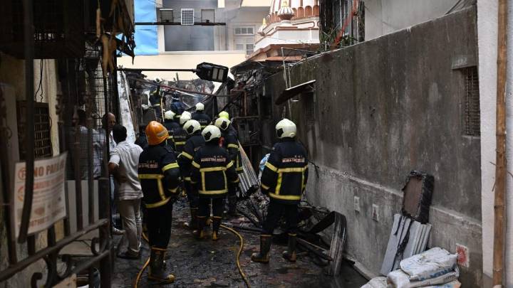 IN PHOTOS: Fire breaks out at Girgaon building in Mumbai