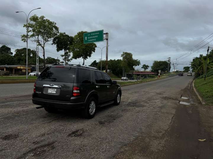 Conductores reportan mal estado de la vía en el elevado de Boquerón