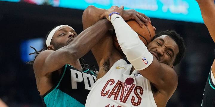 Deni Avdija scores 27 points to help the Trail Blazers beat the Cavaliers 122