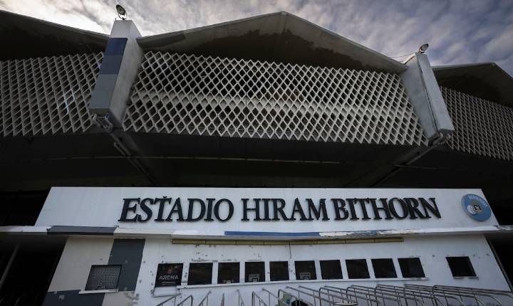 Maleantes vandalizan el estadio Hiram Bithorn