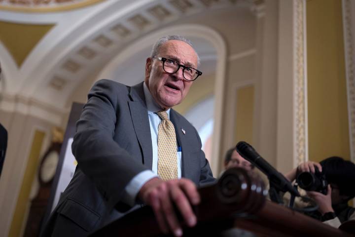 Chuck Schumer exige la destitución de Pete Hegseth como responsable del Departamento de Defensa