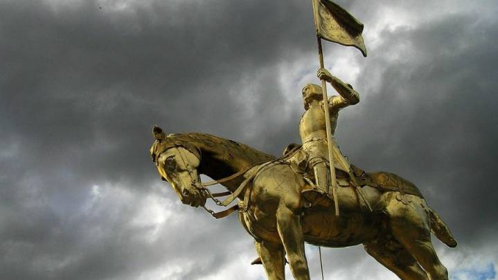 Massive Miriam Toews Statue to Be Erected in Steinbach