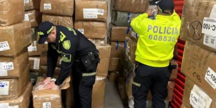 Incautan más de 6.600 pares de zapatos de contrabando en Medellín: pertenecían a dos peligrosos grupos criminales