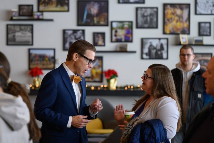 New Valparaiso University president meets with the community