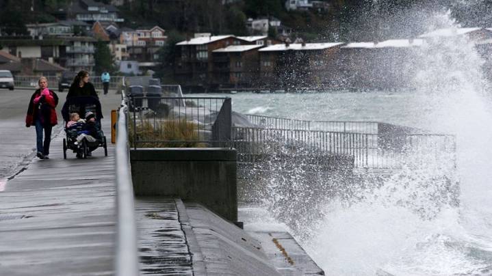 King Tides are coming: Here's when western WA should worry