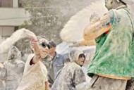 Prohíben el talco industrial en el Carnaval de Negros y Blancos 2026 por orden judicial