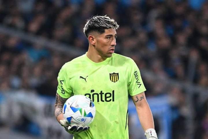 Giro en el futuro de Brayan Cortés: la inesperada decisión de Peñarol que tiene en alerta a Colo Colo