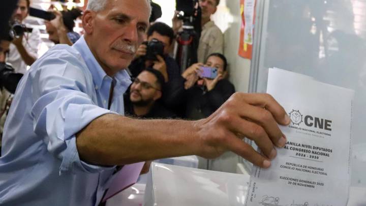 Elecciones en Honduras: Asfura, el candidato de Trump, lidera el recuento de los votos