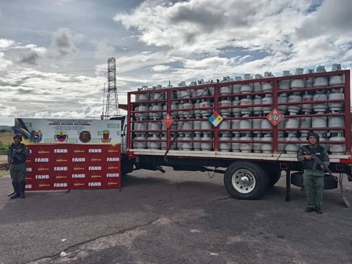 Retenidos 575 cilindros de gas contrabandeados en La Romana