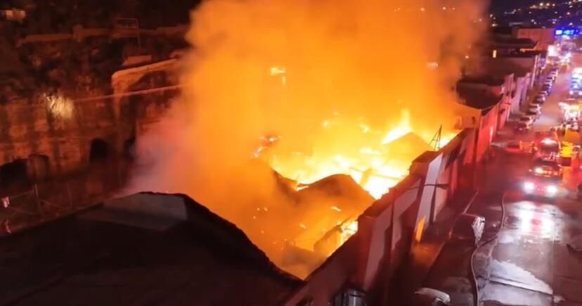 PHOTOS: Ambos Nogales firefighters respond to fire near border