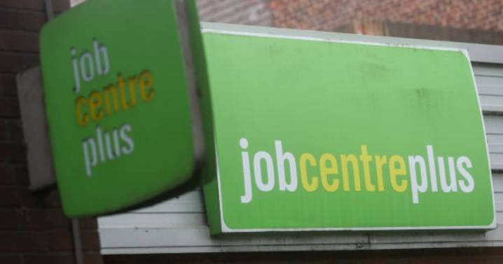 DWP warning over Universal Credit mistake which will drag claimants to 'court'