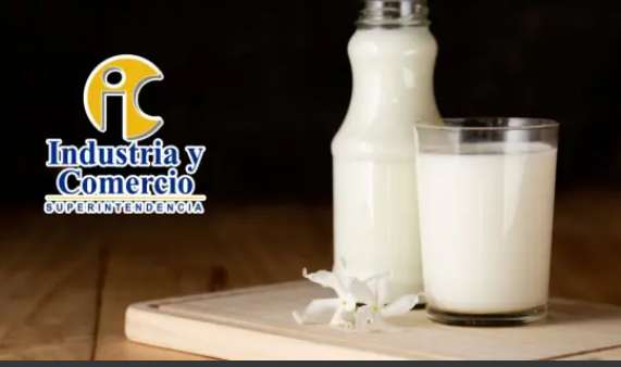 Superindustria confirma millonaria multa a cuatro grandes lácteos por vender leche adulterada