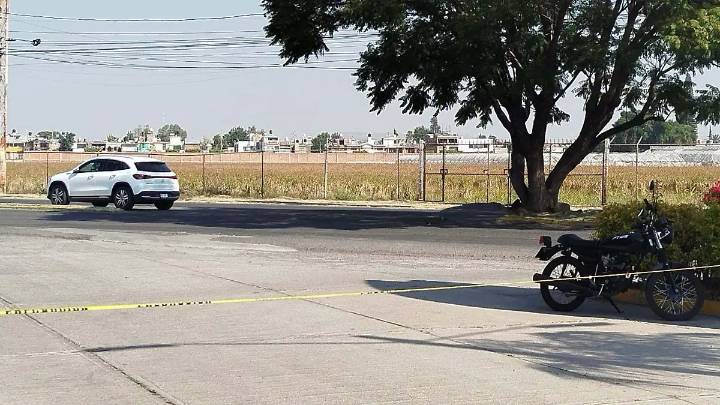 Accidente en Irapuato: Muere motociclista en choque contra camioneta en bulevar a Villas