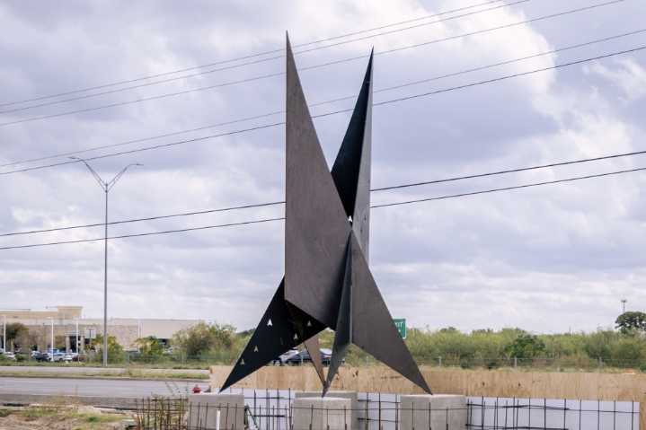 Sendero adds arrowhead monument to Bastrop development ...