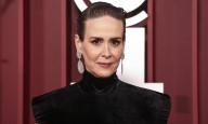 Sarah Paulson recibe estrella en Hollywood recordando su obsesión por Julia Roberts