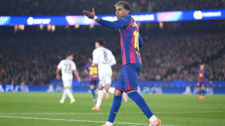 Barcelona: Flick explica por qué sustituyó a un Lamine Yamal molesto