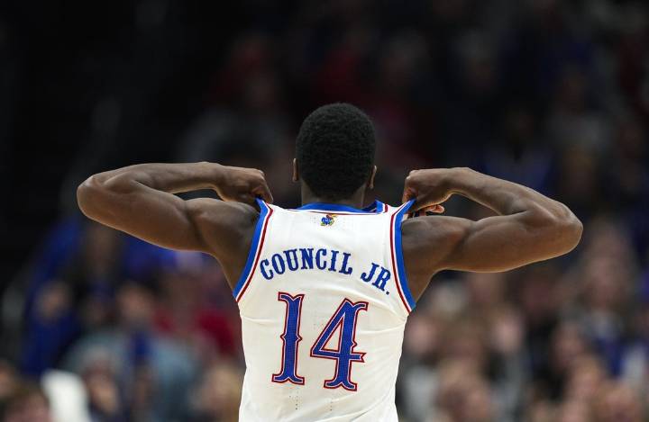 Deadspin | Melvin Council Jr.'s career night lifts No. 19 Kansas past NC State in OT