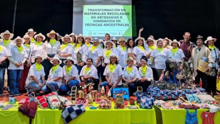 Foro en Duitama resaltó el valor del reciclaje y la tradición artesanal como motores de innovación