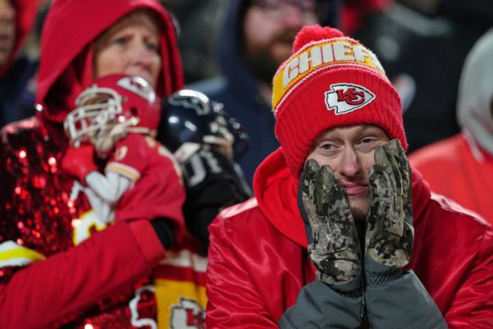 Chiefs' playoff hopes dim after 20