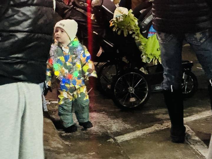 Casper’s Christmas Parade Dazzles With Superhero Spirit