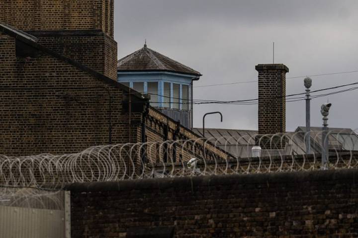 Prisoners playing video games with their guards is no bad thing