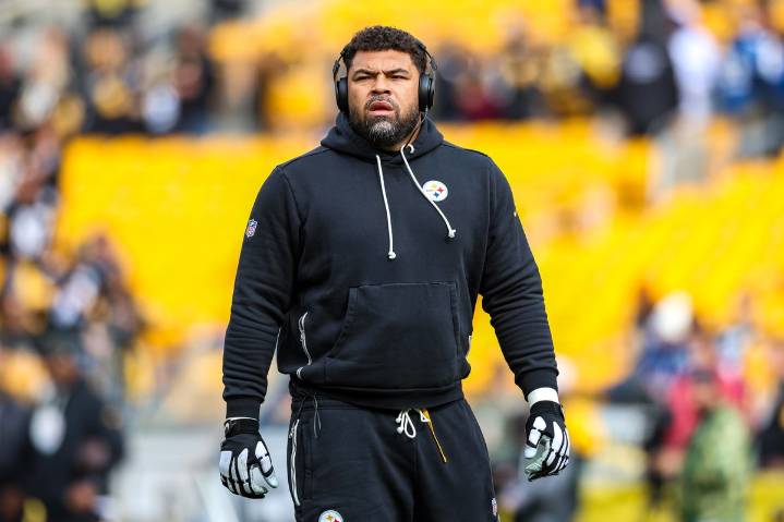 Cam Heyward Sends Strong Message on Mike Tomlin’s Criticism as Steelers HC Makes Honest Admission The Steelers’ Cam Heyward defends Mike Tomlin amid criticism as the coach addresses job pressure after