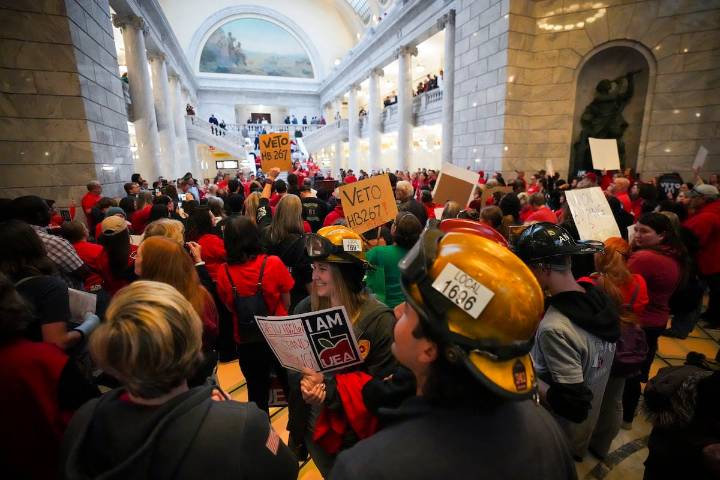 Anti-union law: GOP lawmakers to repeal their law banning collective bargaining