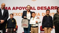 Reconocen padres de familia y estudiantes labor de alcaldesa Carmen Lilia Canturosas en educación