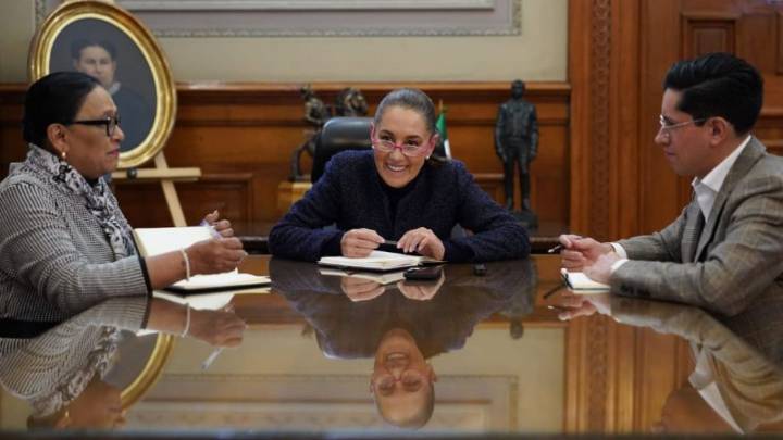 12 de diciembre: mañanera ausente, Vaticano presente; Invita Sheinbaum al Papa León XIV a México