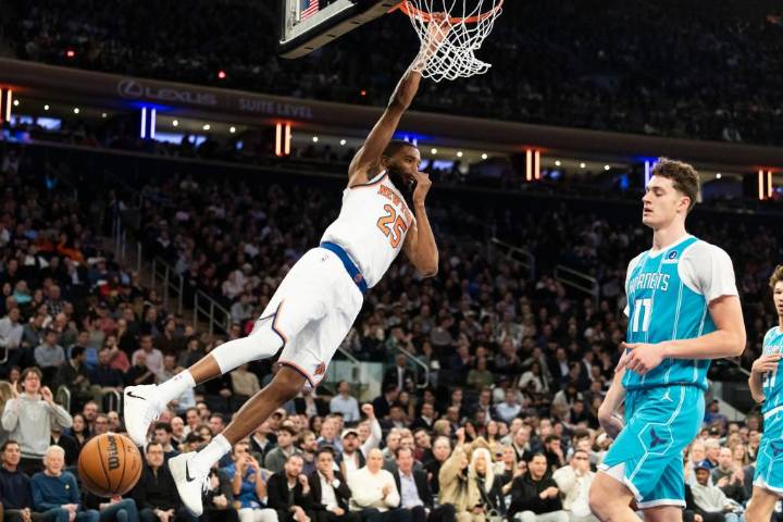 Knicks rebound from ugly loss with laugher over Hornets