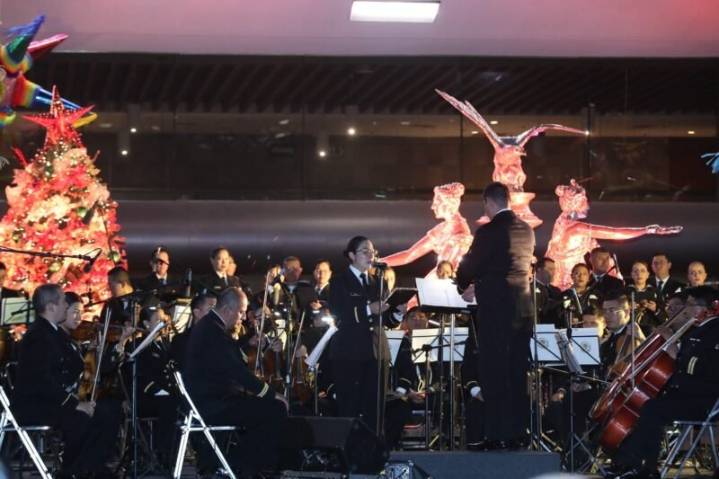 La Orquesta Filarmónica y Coro de la Secretaría de Marina ofrecen en la Cámara de Diputados el concierto “Navidad y un poco de jazz”