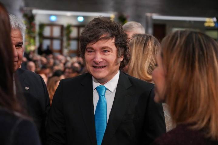 Argentina logra colocar 1.000 millones de dólares en su regreso al mercado de capitales