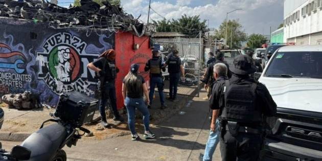 Recuperan vehículo y autopartes robadas tras cateo a dos negocios en Guadalajara