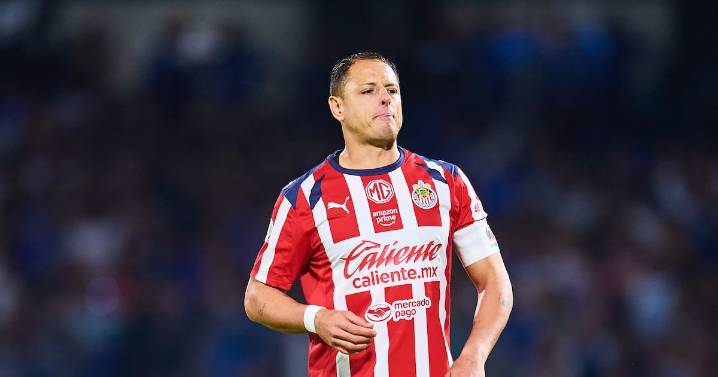 ¡De héroe a villano! Chicharito falla penal y provoca eliminación de Chivas ante Cruz Azul: Video