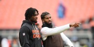 Browns host Titans in chilly Cleveland