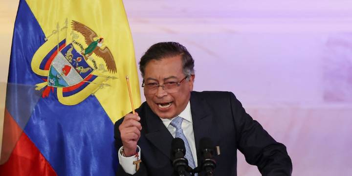 Petro desafía al Banco de la República por advertencias sobre salario mínimo: “¡Mamola! Para eso no me eligieron a mí”