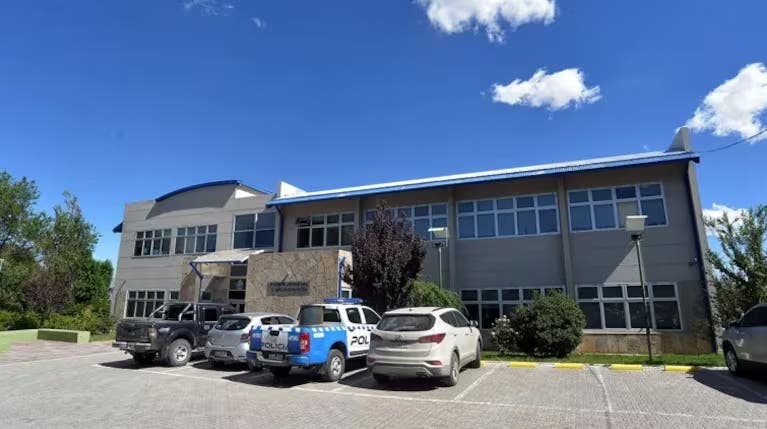 Neuquén: un hombre discutió con su novia y le fracturó la cara a golpes tras regresar de un boliche