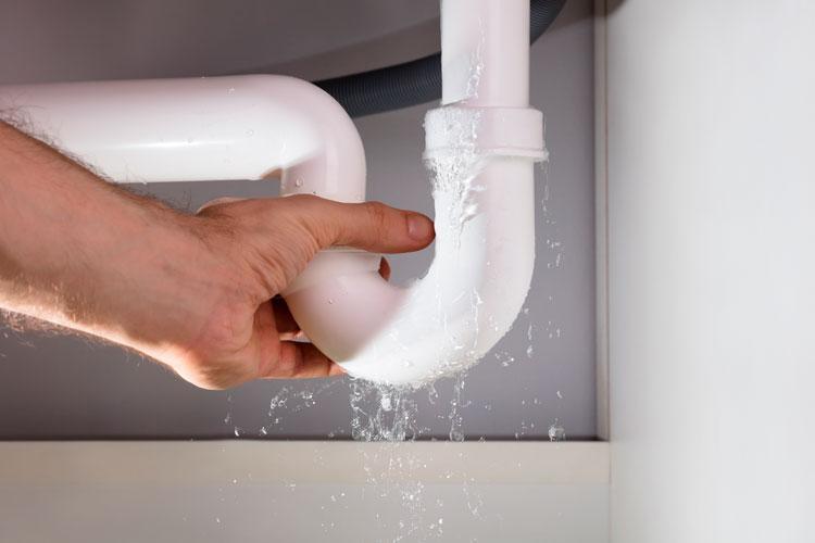 Averías en Castellón: Cómo actuar ante apagones eléctricos y problemas de desatascos en el hogar