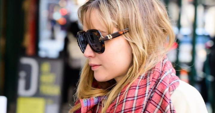 Jennifer Lawrence Leans Into the Rich Tribeca Mom Aesthetic