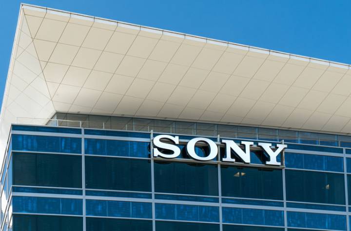 Supreme Court Appears Stuck Between "Extremes" Over Copyright Liability For ISPs