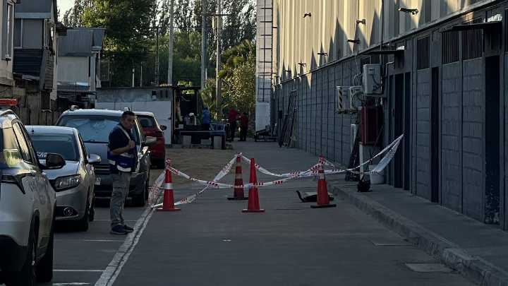 Mall en Maipú sufrió segundo asalto en tres días: dos guardias heridos a bala