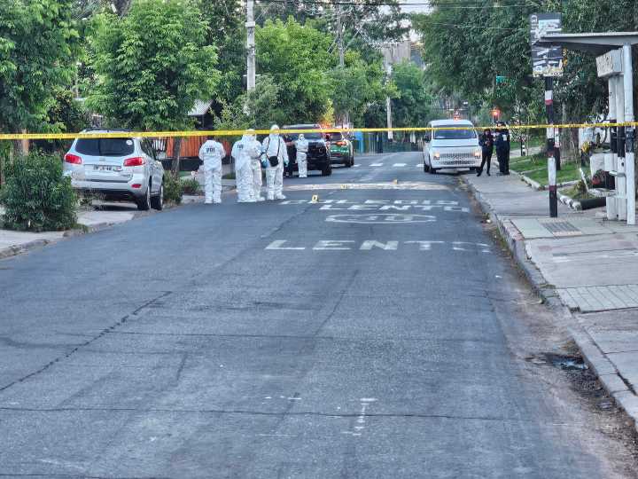 Homicidio frustrado en La Reina: Hombre recibió diversos disparos en plena vía pública