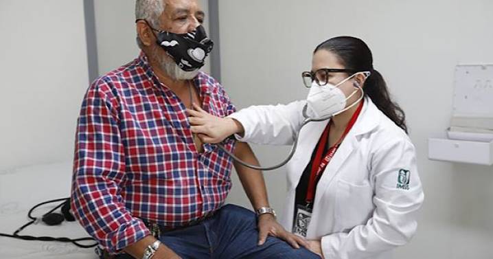 Diagnóstico de Disfagia: IMSS manda recomendaciones; ¿qué es, quiénes están más vulnerables y cómo se evitarlo?