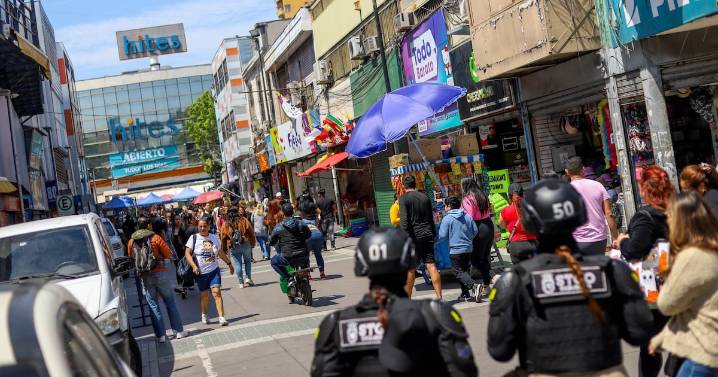 Operativo de la PDI y Fiscalía deja un carabinero y al menos otros 30 detenidos vinculados a mafia china de barrio Meiggs